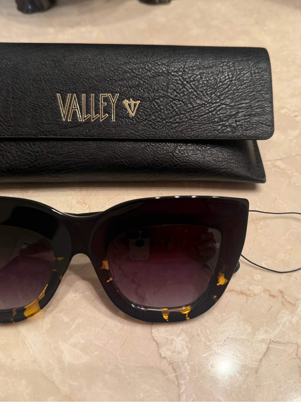 ❌SOLD❌ Valley Marmont, Black with Gold Fleck, Cat-Eye Sunglasses, Tags and Case. - Picture 3 of 5